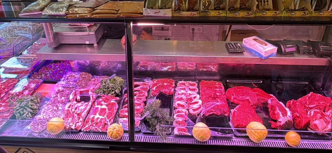 Özel seri Led floresanlar ile kasap reyonlarında etler çok daha canlı