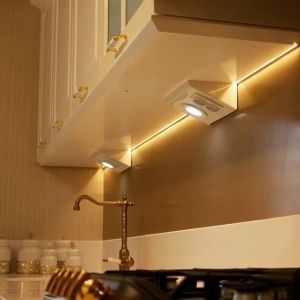 ARMATÜR TEZGAH LED PRİZLİ BEYAZ GÖVDE BEYAZ IŞIK 3W 6500K ANAHTARLI E2130/B